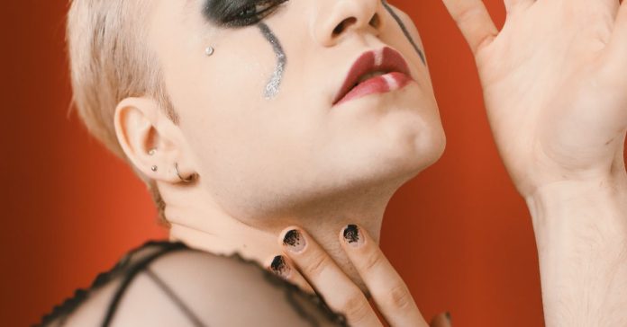 Trans Bireyden 30 Yıl Sonra İtiraf: Nadia'nın Pişmanlığı