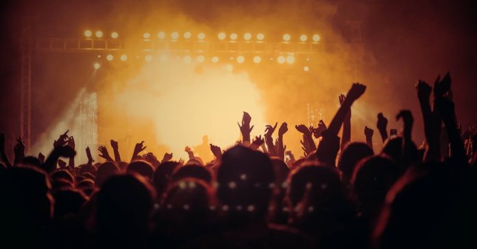 Travis Scott'tan 'Dolandırıcılık' Suçlaması: İstanbul Konseri Skandalı