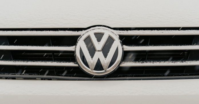 Volkswagen'den Dev Kriz: 4 Fabrika Kapanıyor, 100 Bin Kişi İşten Çıkarılıyor