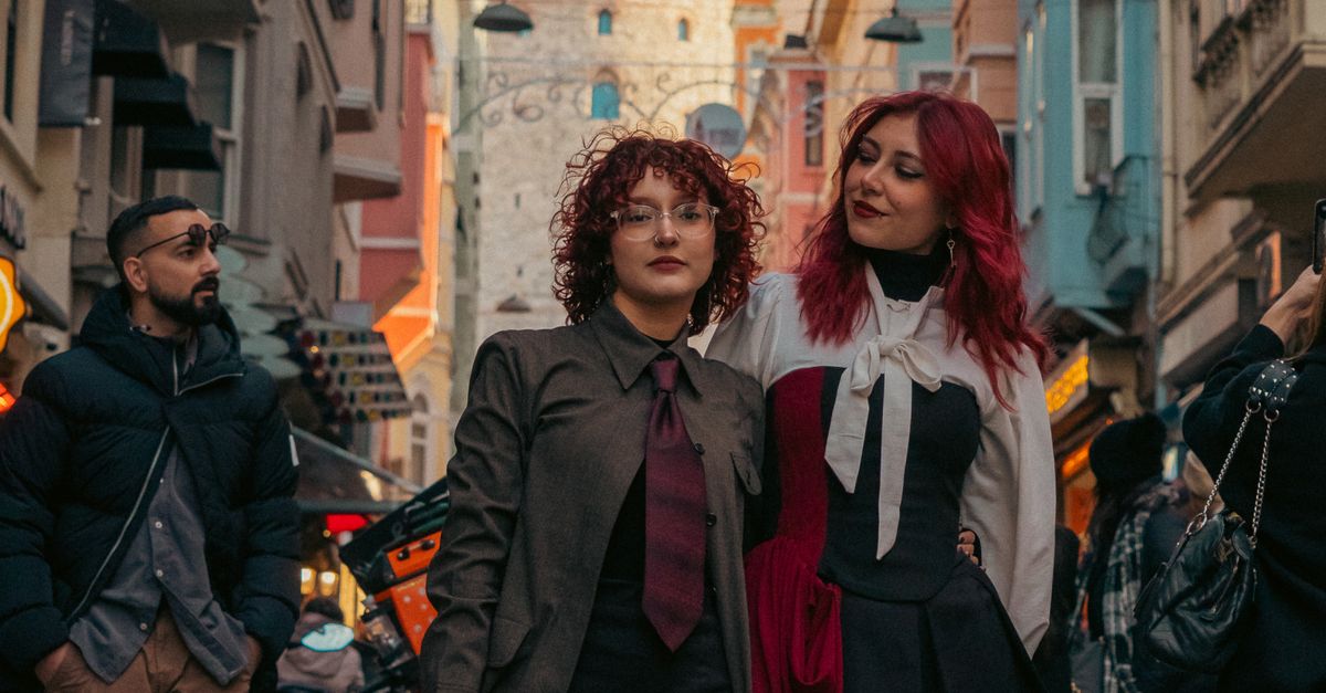 Tesettür Defilesi Tartışması: Moda mı, Provokasyon mu?