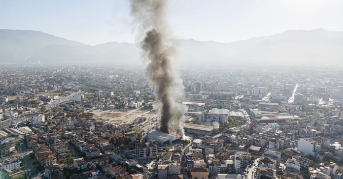 Gazze'de Bina Bombalandı: 5 Filistinli Hayatını Kaybetti