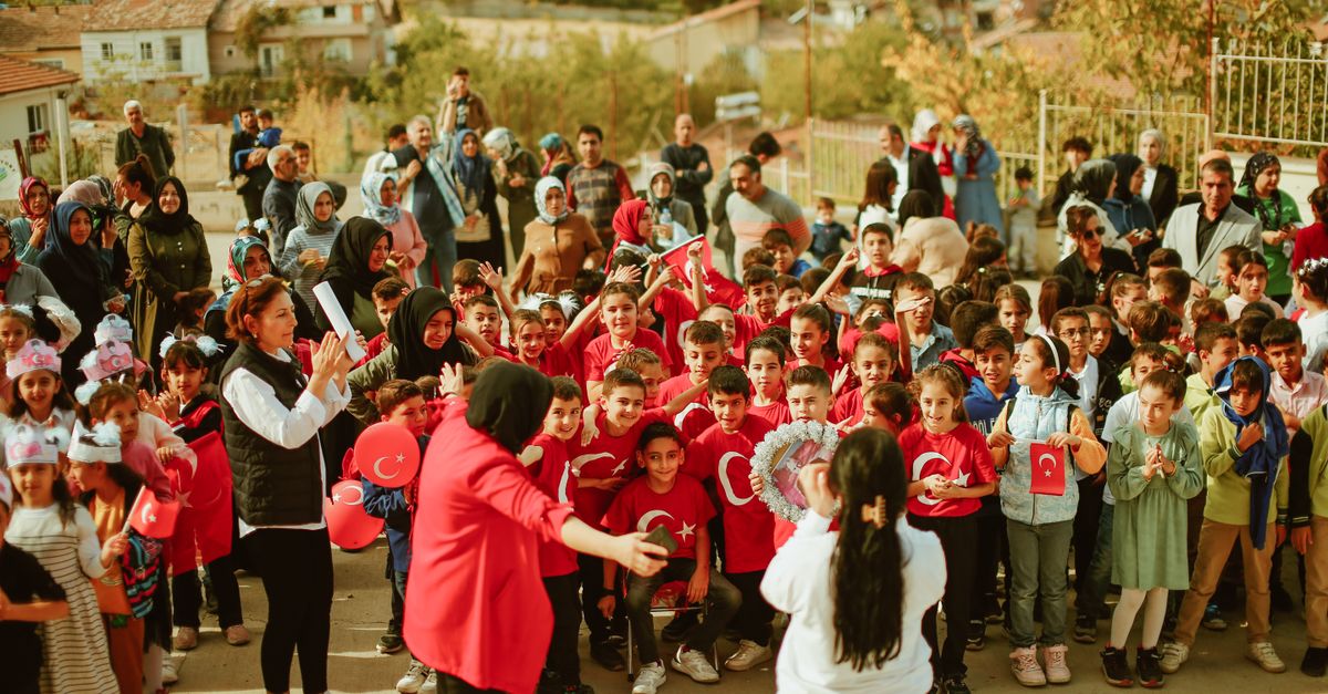 MEB'den OECD Raporu Açıklaması: Türkiye Eğitimde Yükseliyor
